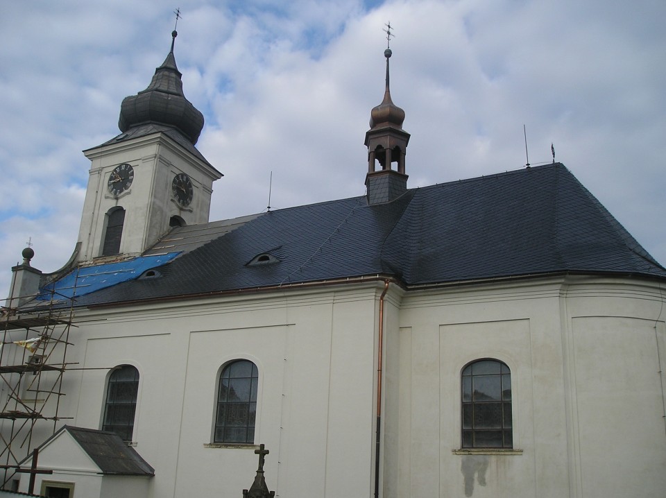 kostel strecha